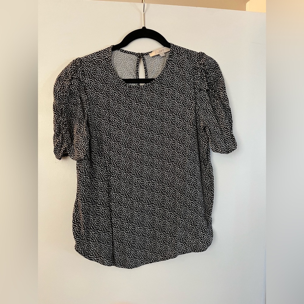 Black blouse with with hearts, cinched sleeves - Loft